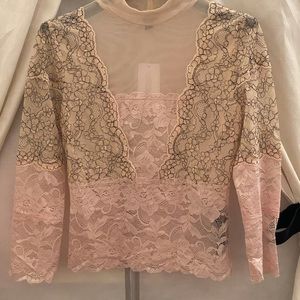 3/4 sleeve mock neck top in Shifting Sand. BNT.